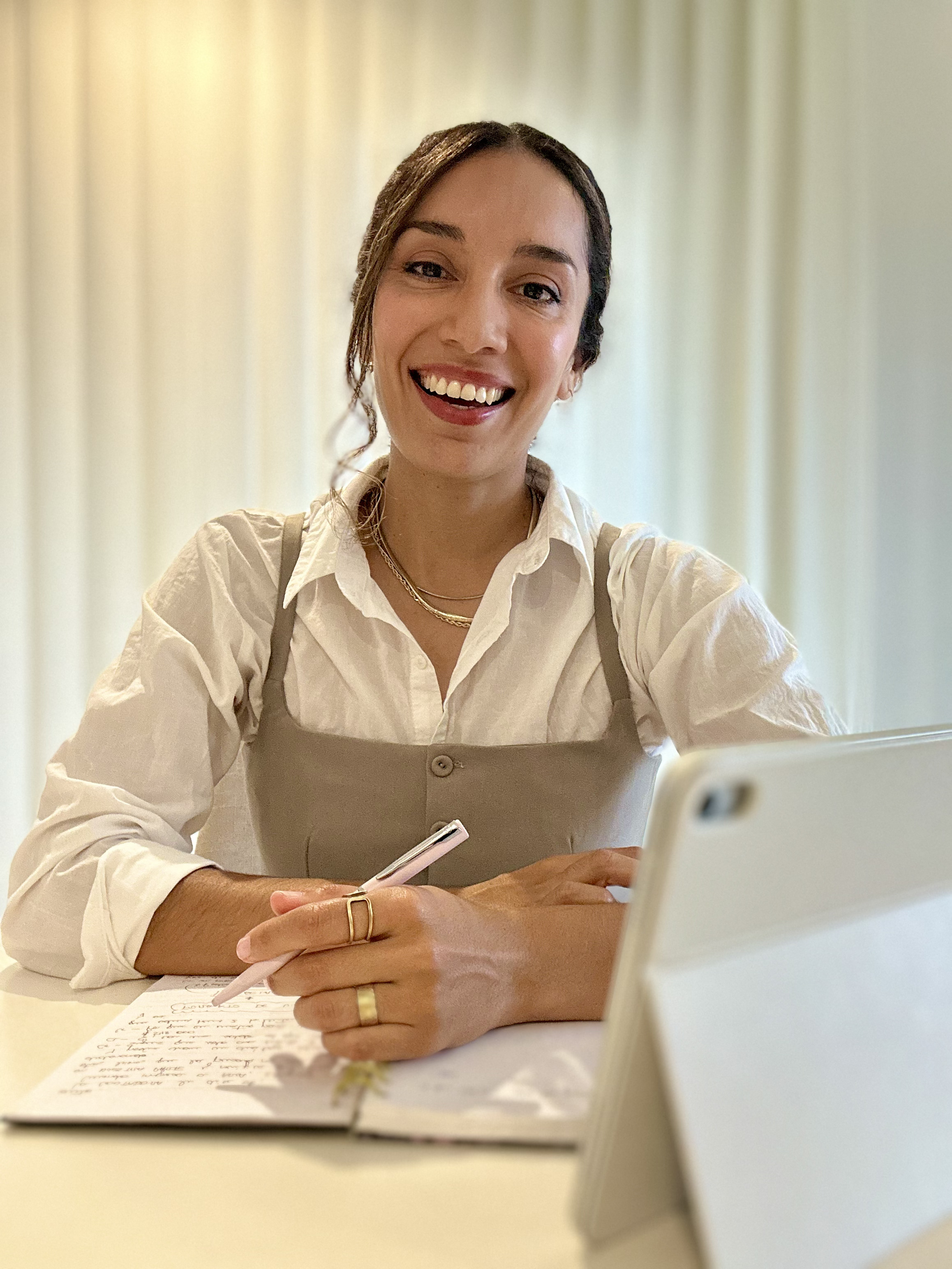 Clarisa Reyes Profesional